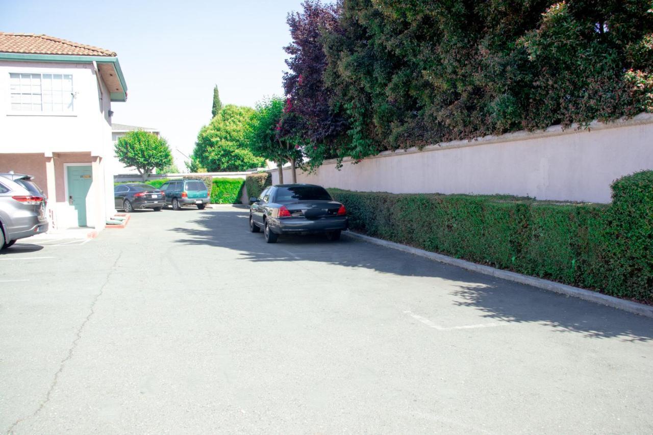 Discovery Motel 2*